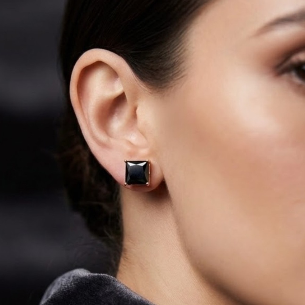 Elegant  Square Stud Earrings
14k Gold Plated.